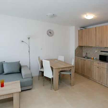 Apartament Life