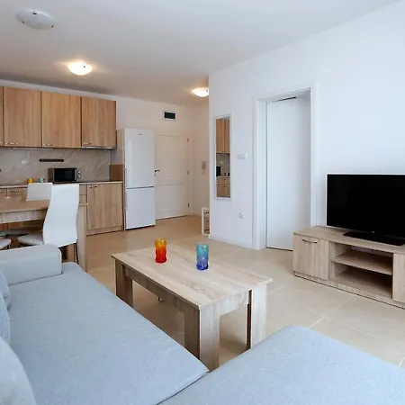 Апартамент грийн лайф бийч