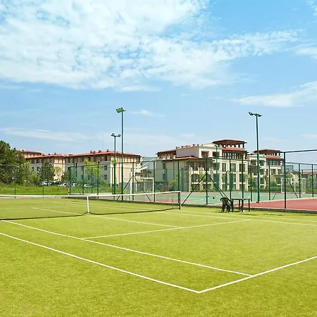 Курортний комплекс Life 4*