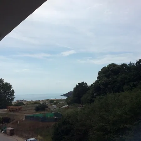 Апартамент грийн лайф бийч Созопол